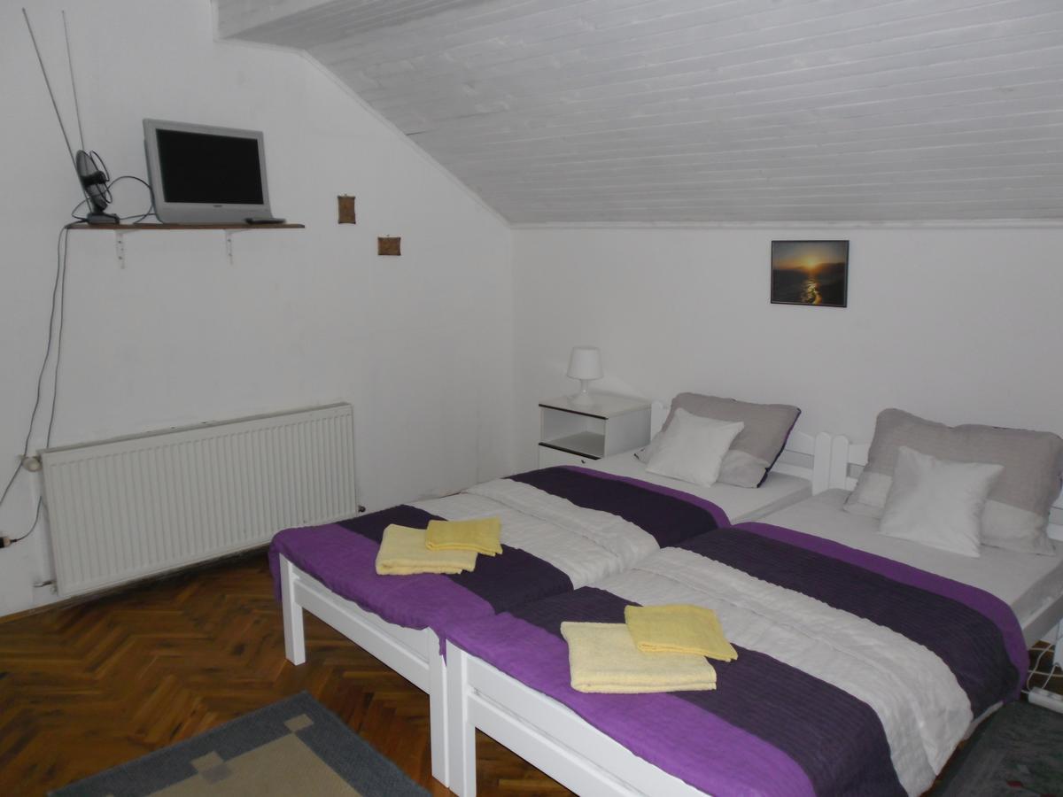Rooms Mila Rezovac 外观 照片